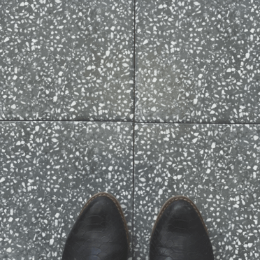 Porcelanato Gres Esmaltado Impresión Digital Terrazo Elvas Deco 20x20 Gris Oscuro