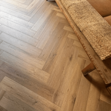 Piso Orgánico 8mm Herringbone Fresno 752x126 mm (Lado A)